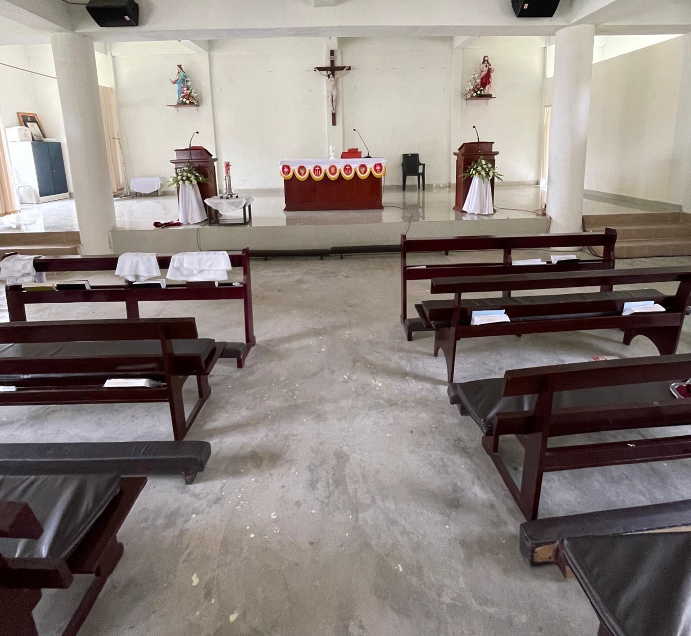 Sacred Heart Church, Block Veng